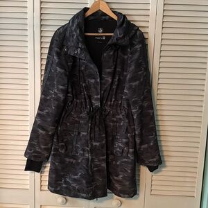 Ladies XL Excellent Condition NFL SuperBowl LV Camo print with hood